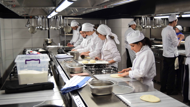 Yoğun Sezonlarda Ekipman Kullanımı ve Performans Yönetimi